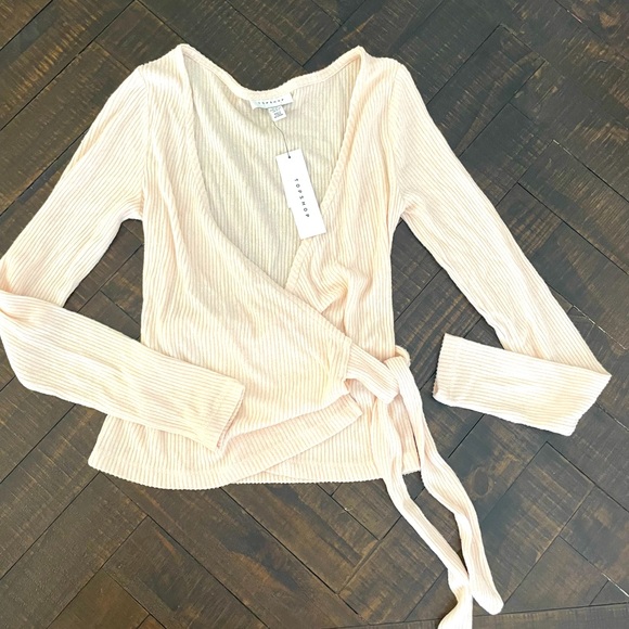 Topshop Tops - TOPSHOP Cream Wrap Tie Front Sweater Size XS 0-2 NWT 🌿